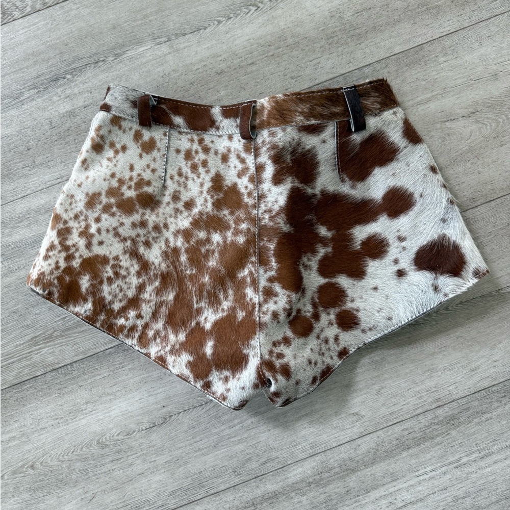 Understated Leather Cowhide x Revolve High-Rise shorts - Picture 3 of 10